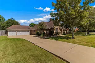 55 Silver Lace Ct, Lake Jackson, TX 77566 - Photo 4