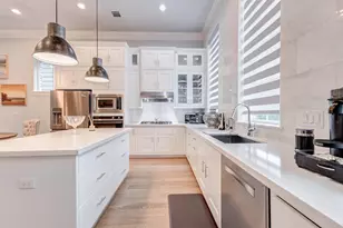 1323 Hunters Meadow Ln, Houston, TX 77055 - Photo 6