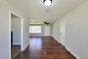 5815 Southseas St, Houston, TX 77033 - Photo 10