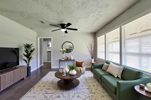 5815 Southseas St, Houston, TX 77033 - Photo 4