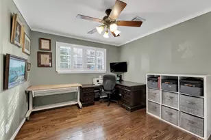 10155 Hazelhurst Dr, Houston, TX 77043 - Photo 22