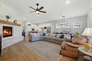 401 N Pilazzo St, Montgomery, TX 77316 - Photo 2