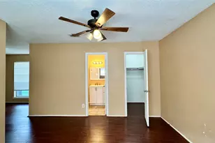 8410 Garden Parks Dr, Houston, TX 77075 - Photo 8