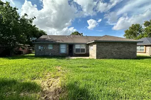 8410 Garden Parks Dr, Houston, TX 77075 - Photo 16