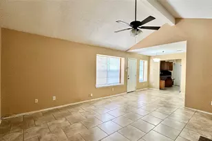 8410 Garden Parks Dr, Houston, TX 77075 - Photo 6