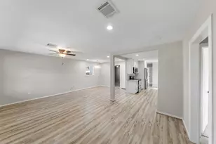 7019 Sur Ct, Houston, TX 77033 - Photo 8