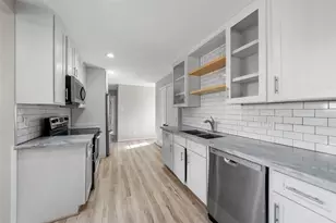 7019 Sur Ct, Houston, TX 77033 - Photo 10