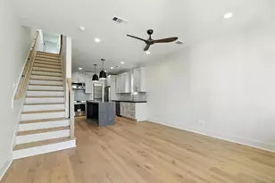 711 Ball St, Galveston, TX 77550 - Photo 6