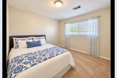 2114 S Yorktown Court S, League City, TX 77573 - Photo 14