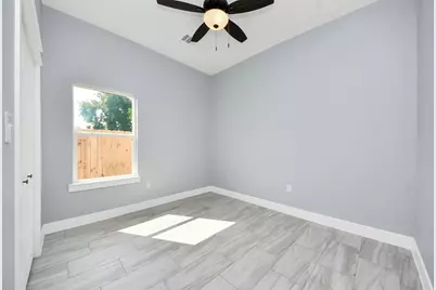 406 S Iowa Street, La Porte, TX 77571 - Photo 34