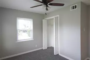 402 S Blackwell St, La Porte, TX 77571 - Photo 10