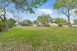 203 Shady Nook Ln, Friendswood, TX 77546 - Photo 1