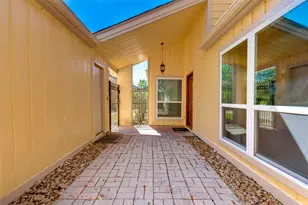 2006 Gray Falls Dr, Houston, TX 77077 - Photo 2