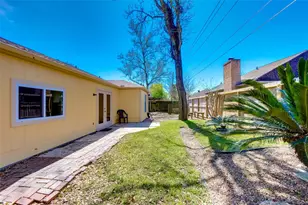 2006 Gray Falls Dr, Houston, TX 77077 - Photo 24