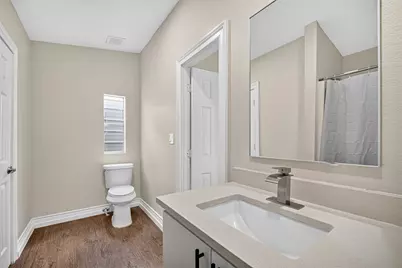 2426 N Battlebell Road, Highlands, TX 77562 - Photo 36