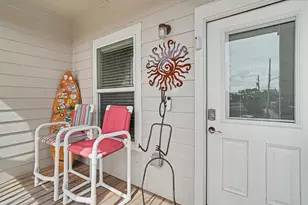 710 35th St, Galveston, TX 77550 - Photo 2