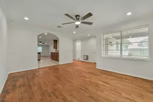 4725 9th St, Bacliff, TX 77518 - Photo 4
