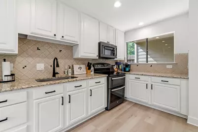 10717 N Autumnwood Way, The Woodlands, TX 77380 - Photo 6