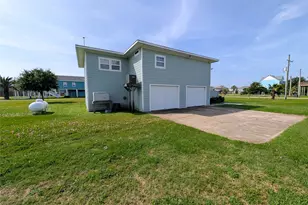 942 Surfview, Crystal Beach, TX 77650 - Photo 2
