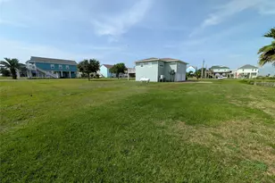 942 Surfview, Crystal Beach, TX 77650 - Photo 8