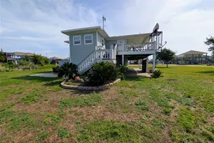 942 Surfview, Crystal Beach, TX 77650 - Photo 6