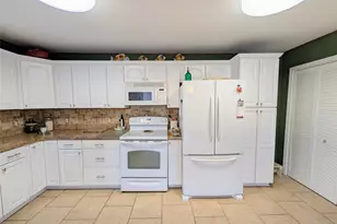 942 Surfview, Crystal Beach, TX 77650 - Photo 18