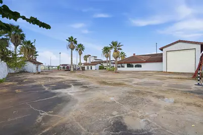 1500 Blue Water Drive, Freeport, TX 77541 - Photo 10