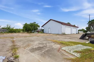1500 Blue Water Drive, Freeport, TX 77541 - Photo 24