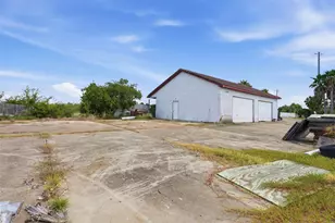 1500 Blue Water Dr, Freeport, TX 77541 - Photo 24