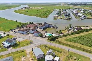 1500 Blue Water Dr, Freeport, TX 77541 - Photo 2