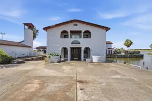 1500 Blue Water Dr, Freeport, TX 77541 - Photo 18