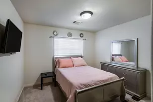 3210 Clearview Cir, Houston, TX 77025 - Photo 32