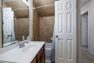 3210 Clearview Cir, Houston, TX 77025 - Photo 10