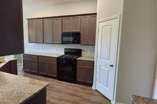 11318 Cora Ln, Willis, TX 77318 - Photo 4