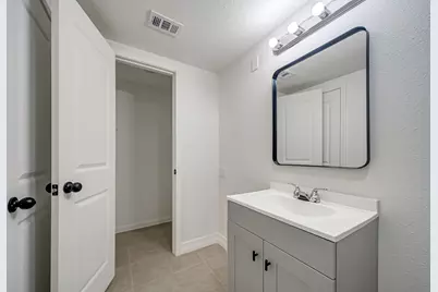 411 Avenue A #7, La Marque, TX 77568 - Photo 4