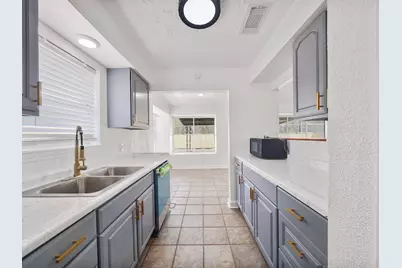 12539 Fern Forest Drive, Houston, TX 77044 - Photo 8