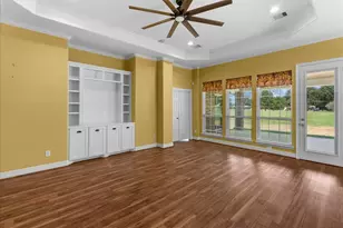 607 Oak St, Anahuac, TX 77514 - Photo 16
