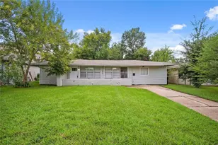 5822 Glenhurst Dr, Houston, TX 77033 - Photo 2