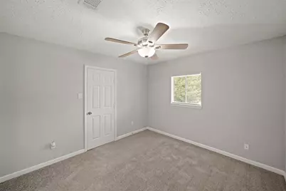 5822 Glenhurst Drive, Houston, TX 77033 - Photo 12