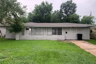 5822 Glenhurst Dr, Houston, TX 77033 - Photo 1