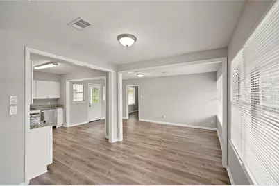 5822 Glenhurst Drive, Houston, TX 77033 - Photo 4