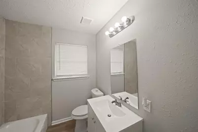 5822 Glenhurst Drive, Houston, TX 77033 - Photo 16