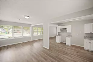 5822 Glenhurst Dr, Houston, TX 77033 - Photo 10