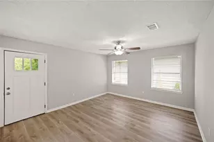 5822 Glenhurst Dr, Houston, TX 77033 - Photo 6