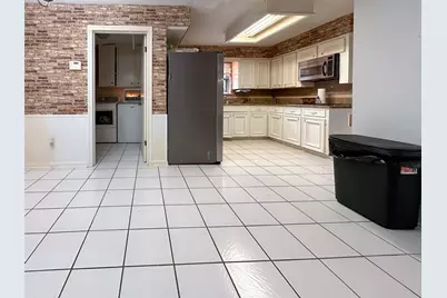 127 Begonia Street, Lake Jackson, TX 77566 - Photo 4