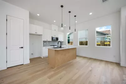 4804 Carmen Street #B, Houston, TX 77033 - Photo 8