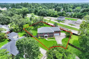5 Twin Cir Dr, Beaumont, TX 77706 - Photo 4