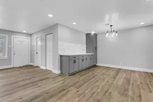 7609 St Lo Rd, Houston, TX 77033 - Photo 10