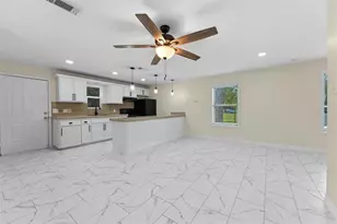 808 Beaumont St, Anahuac, TX 77514 - Photo 4