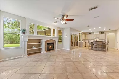10 Seneca Place, The Woodlands, TX 77382 - Photo 8
